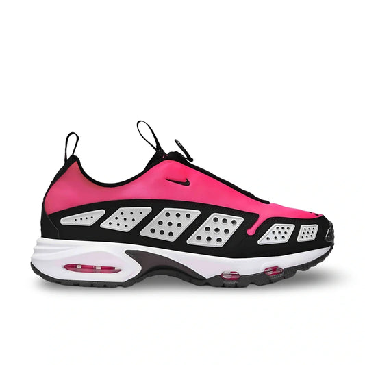 Nike Air Max Sunder in hyper pink and black.