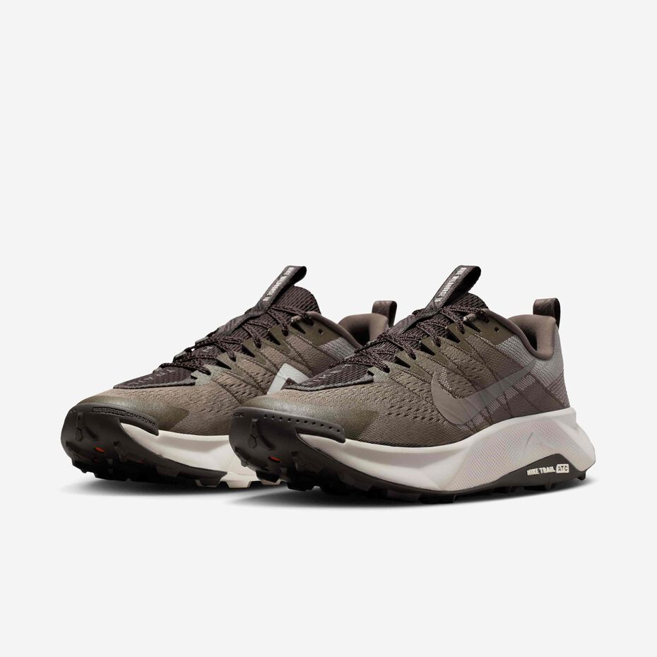 Nike Wildhorse 10 trail-running shoes in an Ironstone/Cave Stone/College Grey colorway.